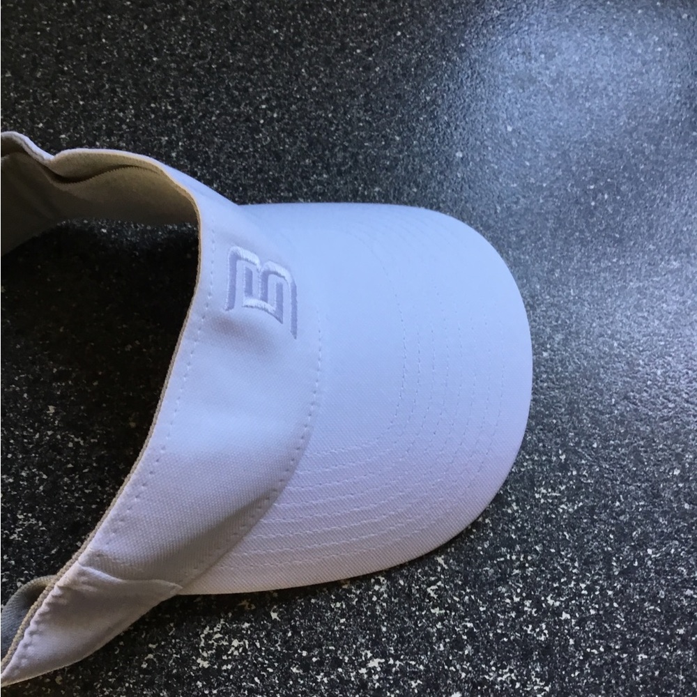 NIKE - Picture 3 of 15
